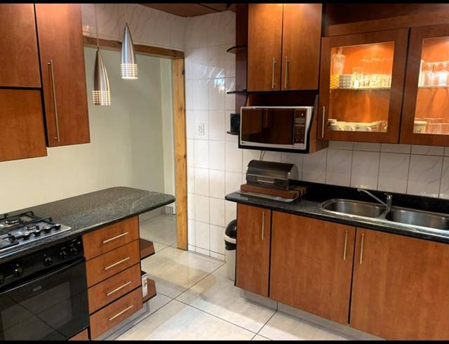 4 BEDROOM HOUSE FOR SALE IN VAN DYK PARK